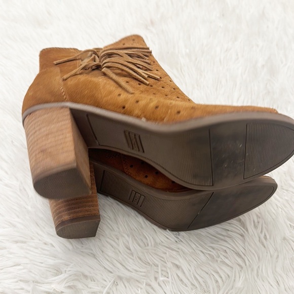 TOMS Majorca tan suede peep toe fringe ankle bootie women size 7.5 - Picture 8 of 8